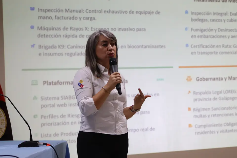Presentación sobre control y bioseguridad en Galápagos