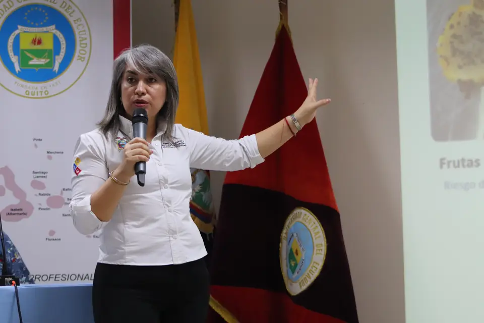 Presentación sobre productos no permitidos en Galápagos
