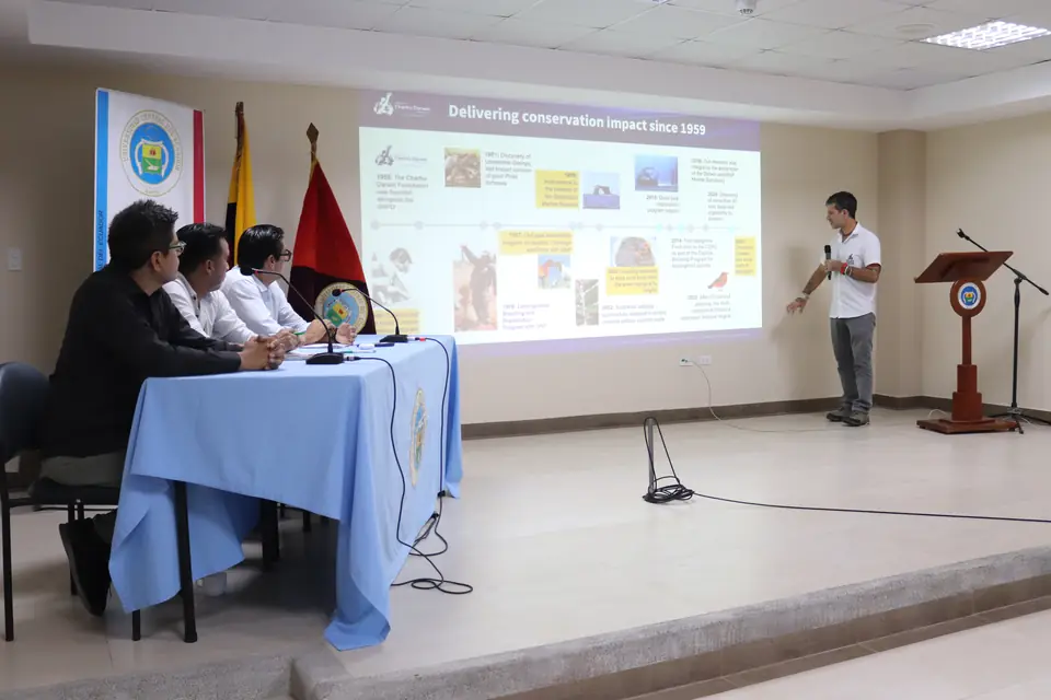 Ponencia sobre conservación en Galápagos
