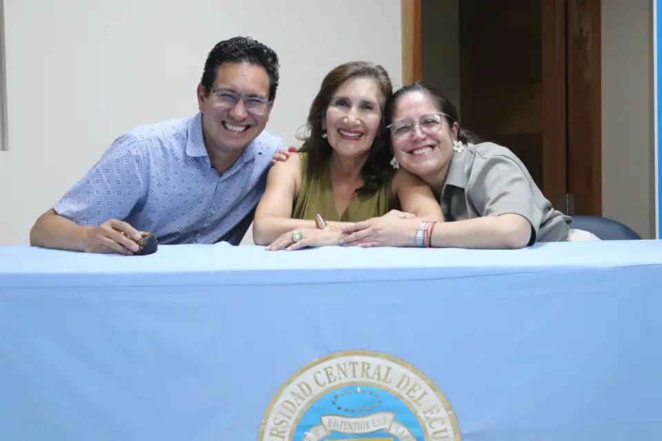 Momento de camaradería entre panelistas