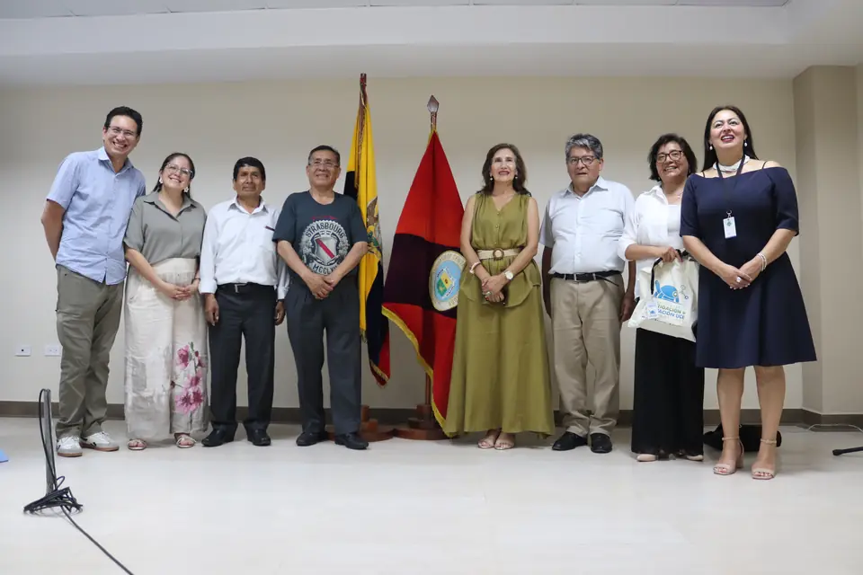 Fotografía de los participantes del panel