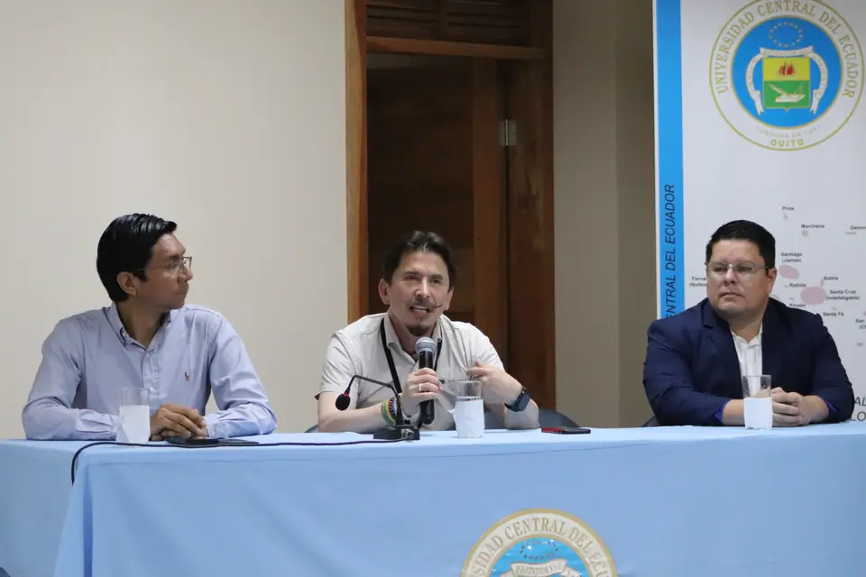 Mesa de panelistas del tercer día