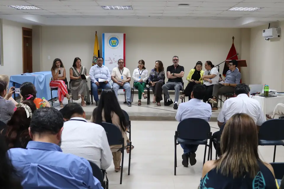 Conversatorio con el público en la sala